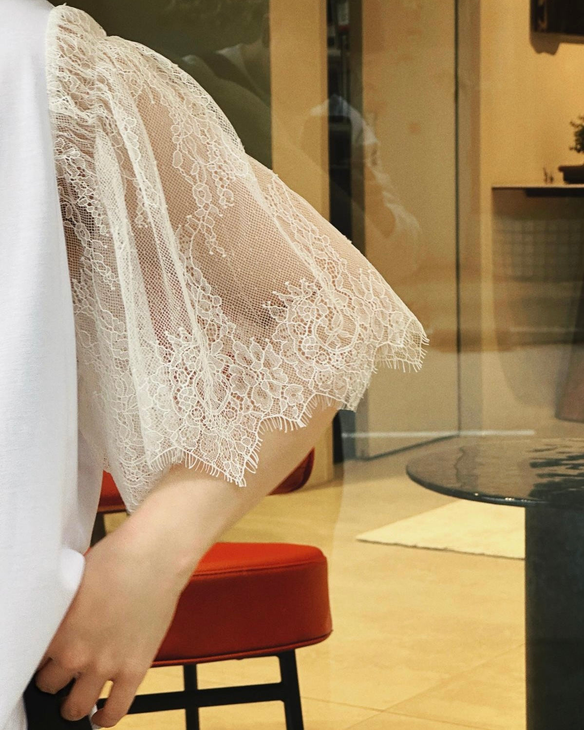 [Flash Promotion] aalis DIRA rushed detail lace sleeves Tee (White)