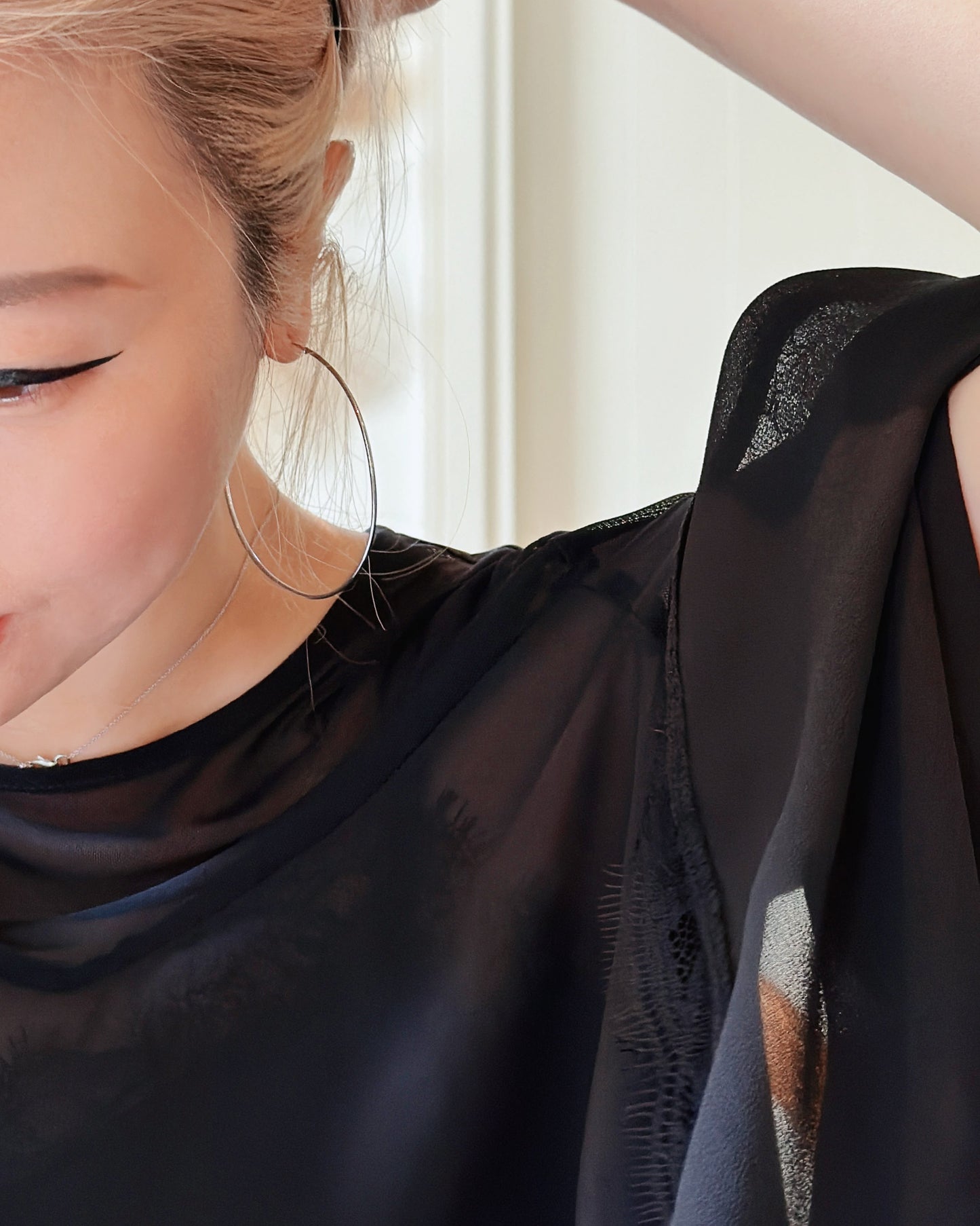 aalis ASUA zigzag lace hem mesh top (Black)