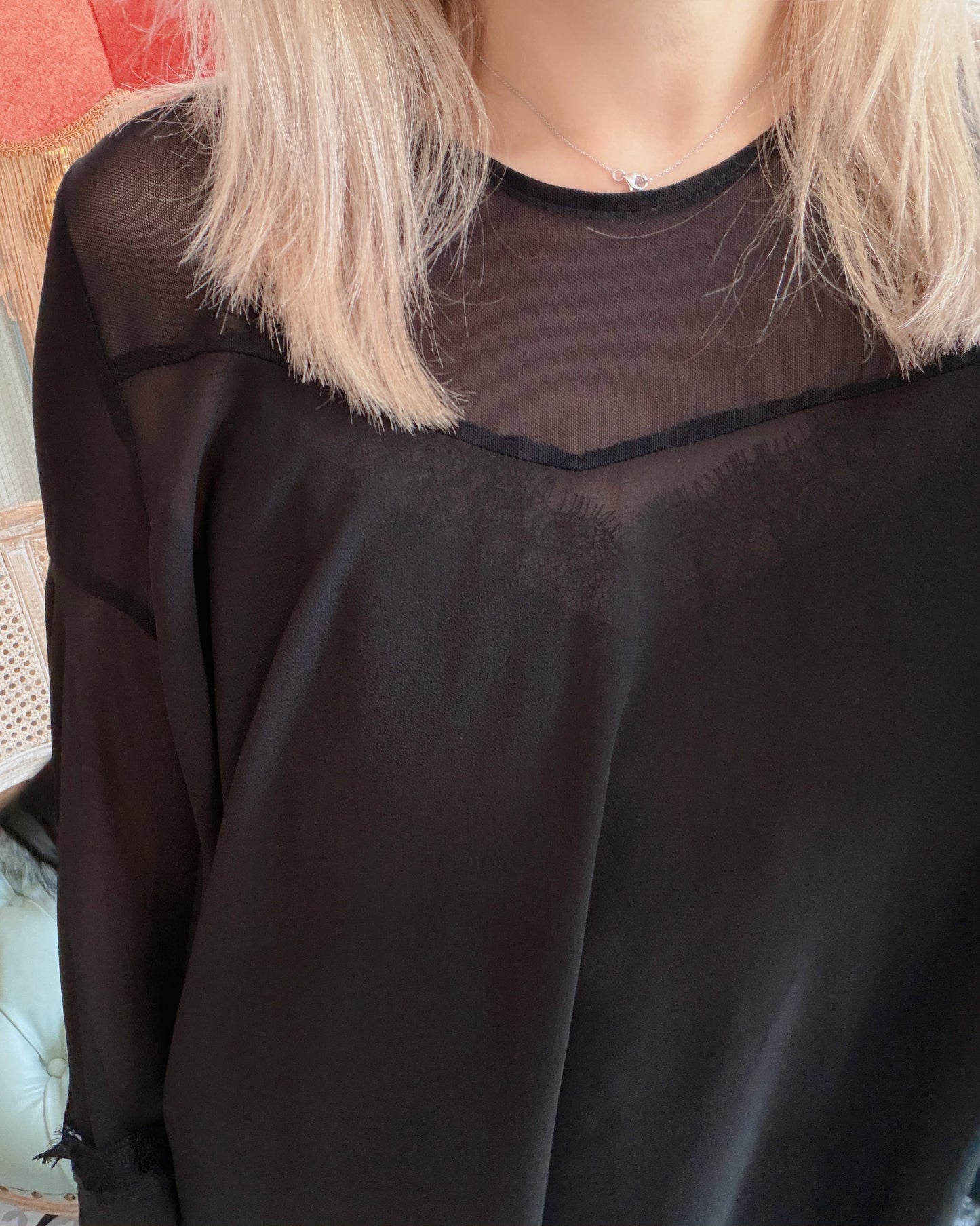 aalis ASUA zigzag lace hem mesh top (Black)