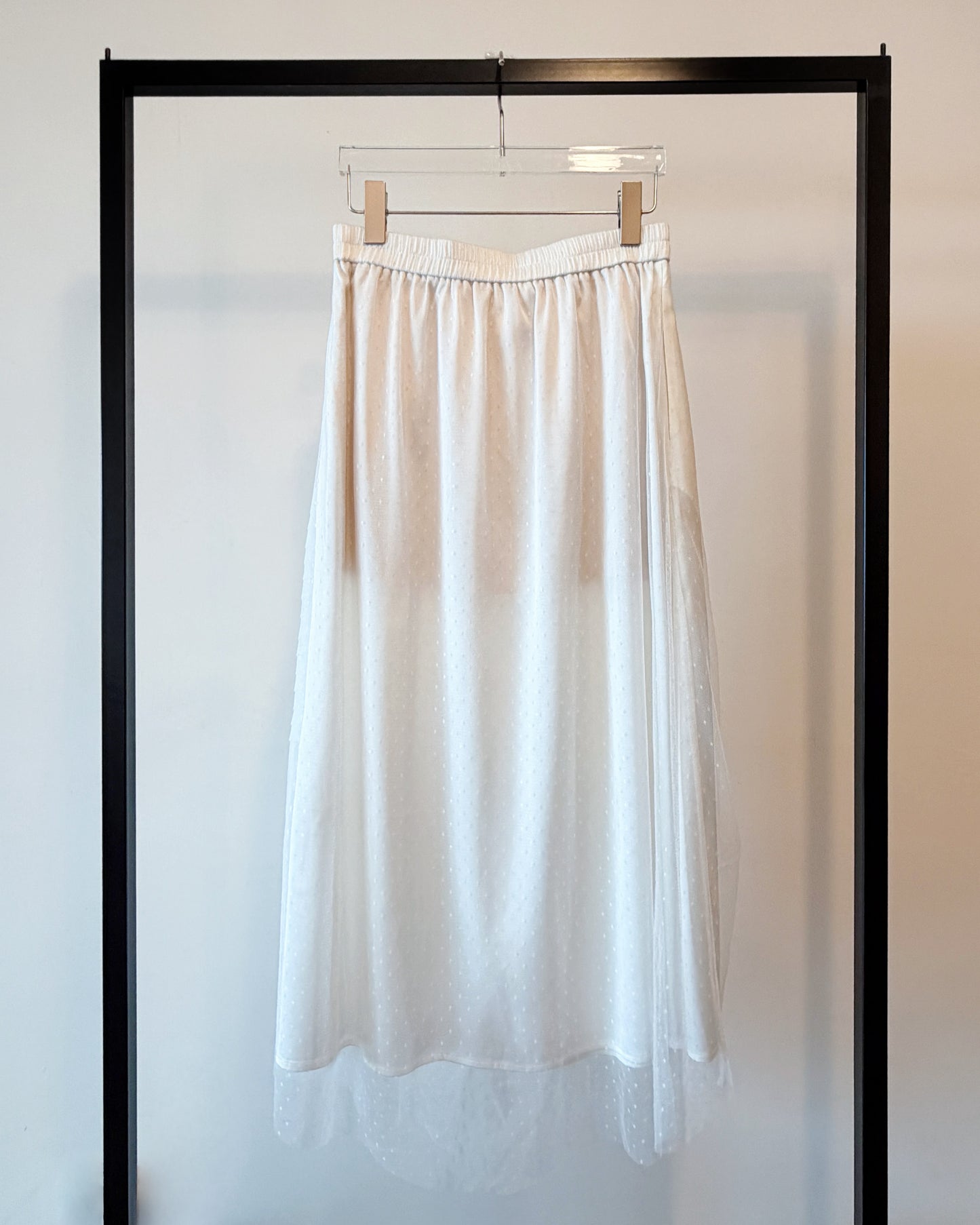 aalis XAVIA pleated detail asymmetric mesh midi skirt (White)