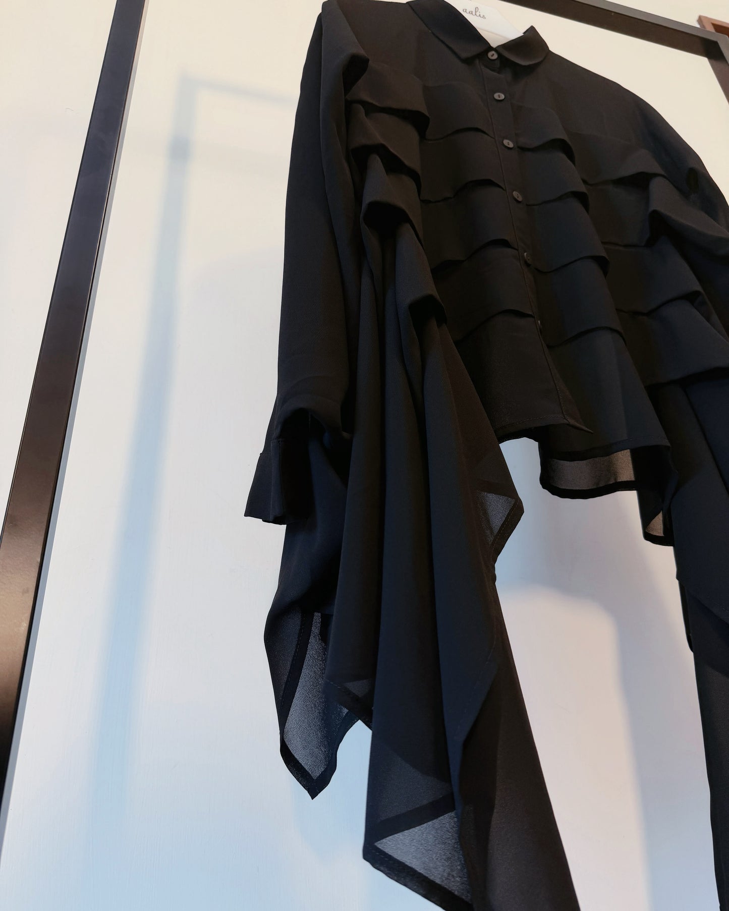 aalis NELLIA tiers panel batwing shirt (Black)