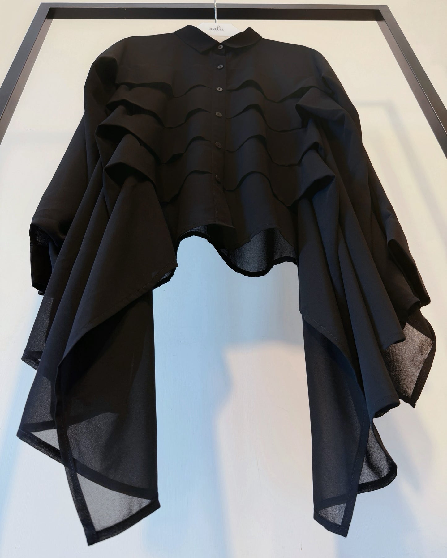 aalis NELLIA tiers panel batwing shirt (Black)