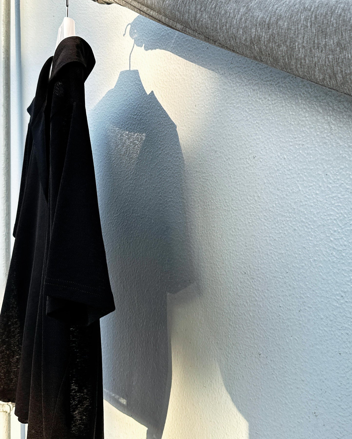 aalis WALTINA burnout collar S/S top (Black)