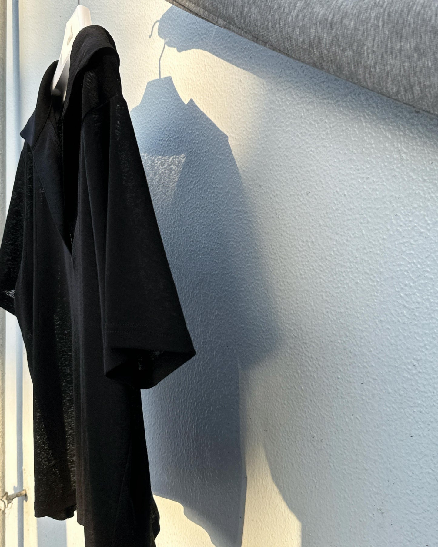 aalis WALTINA burnout collar S/S top (Black)