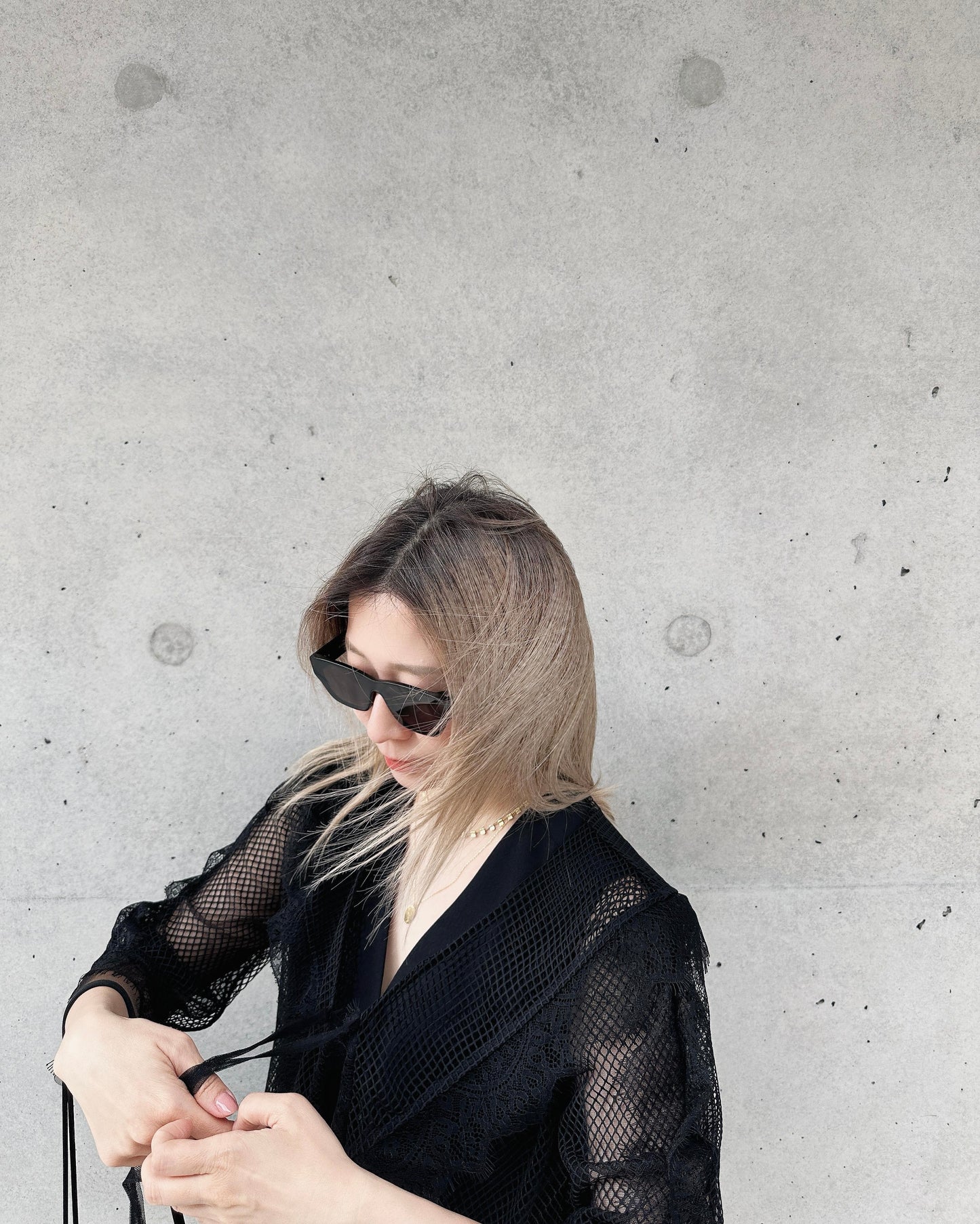 aalis HESTIE tie on the front flowy lace trim detail jacket (Black)