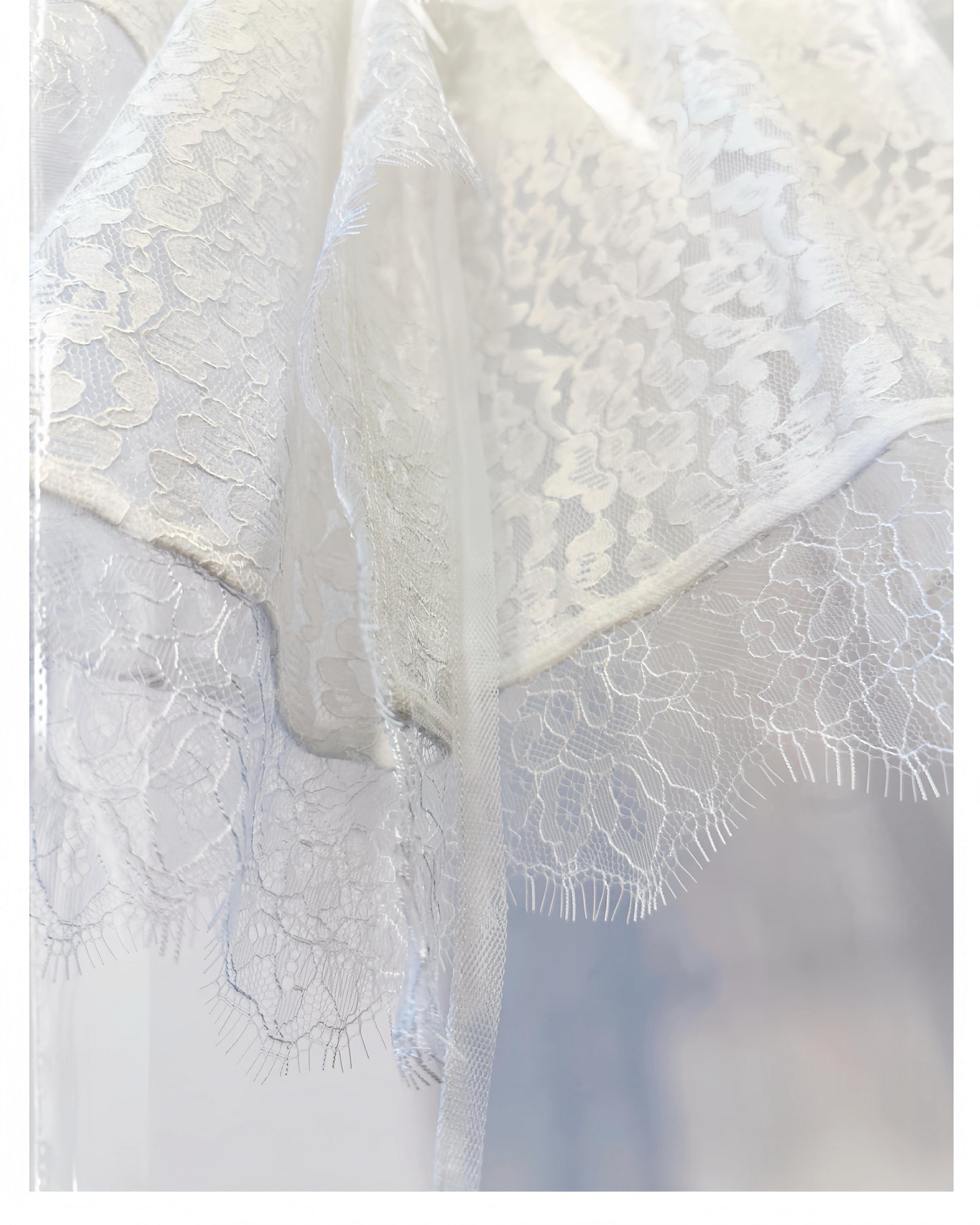 aalis HESTIE tie on the front flowy lace trim detail jacket (White)