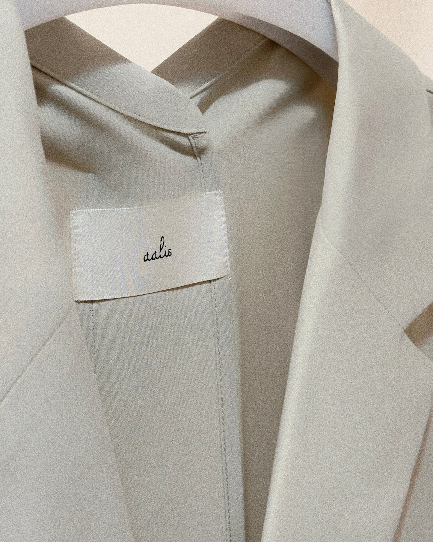 aalis ENCA overlay fold design detail s/s blazer (Mint)