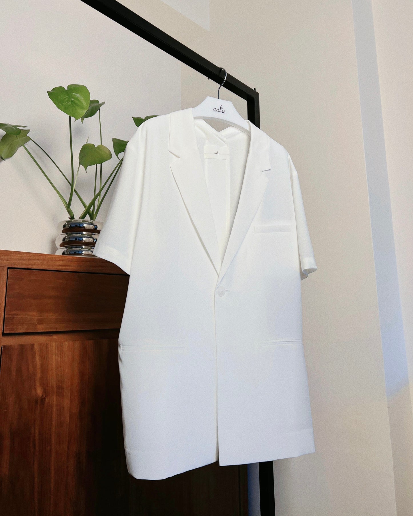 aalis ENCA overlay fold design detail s/s blazer (White)