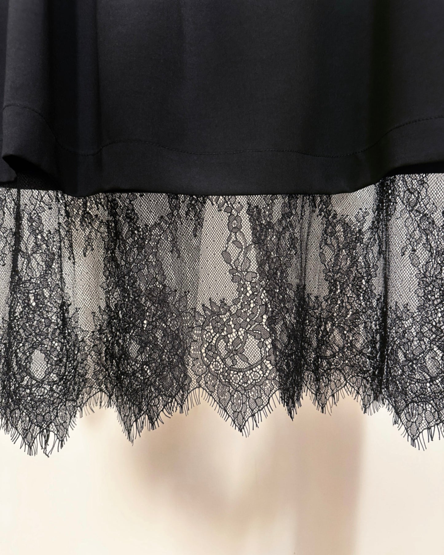 aalis ENCANY lace insert skirt (Black)