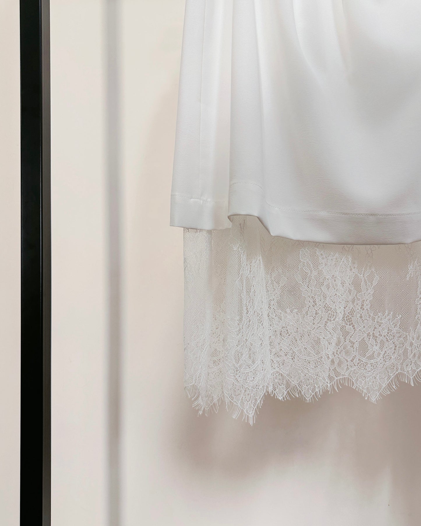 aalis ENCANY lace insert skirt (White)