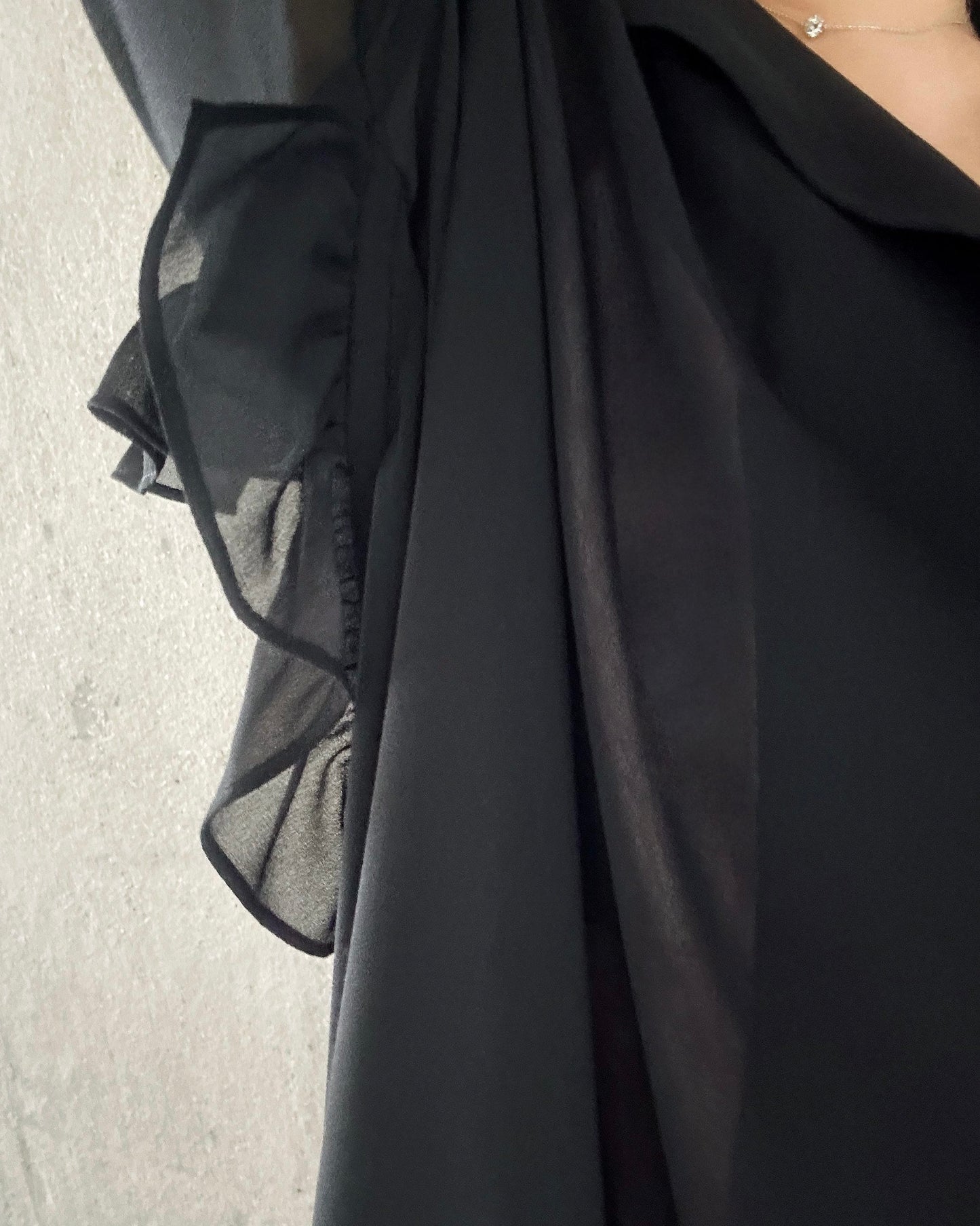 aalis LUA ruffle detail tie on the waist chiffon shirt blazer (Black)