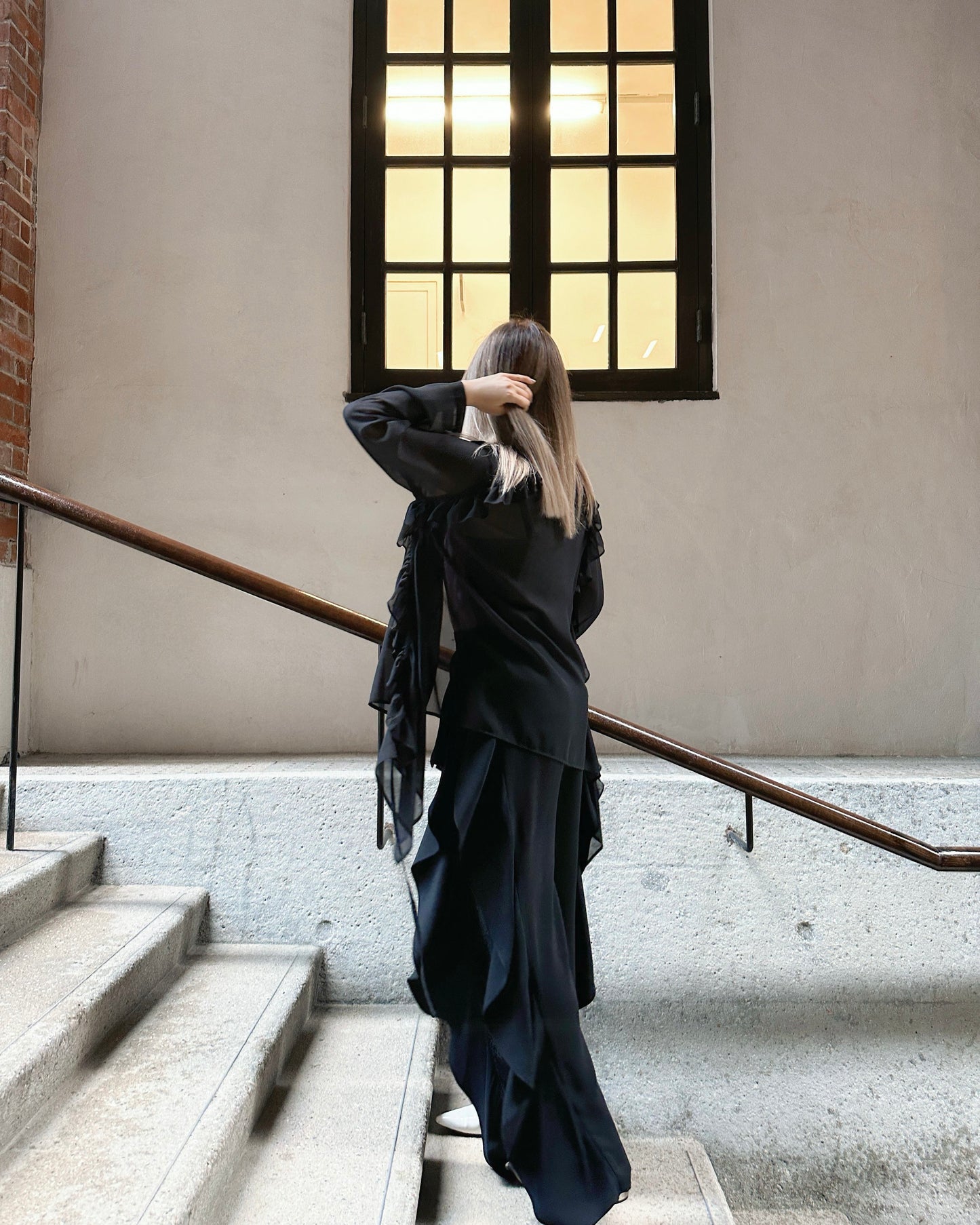 aalis LUA ruffle detail tie on the waist chiffon shirt blazer (Black)