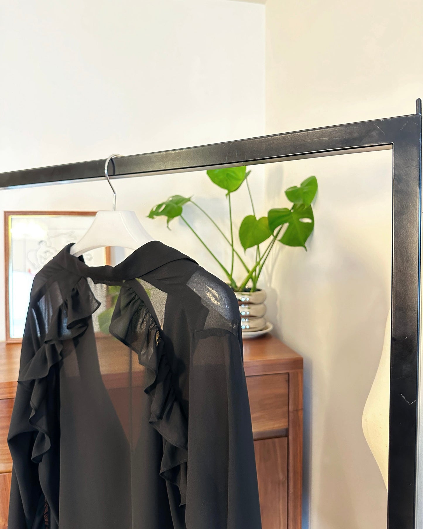 aalis LUA ruffle detail tie on the waist chiffon shirt blazer (Black)