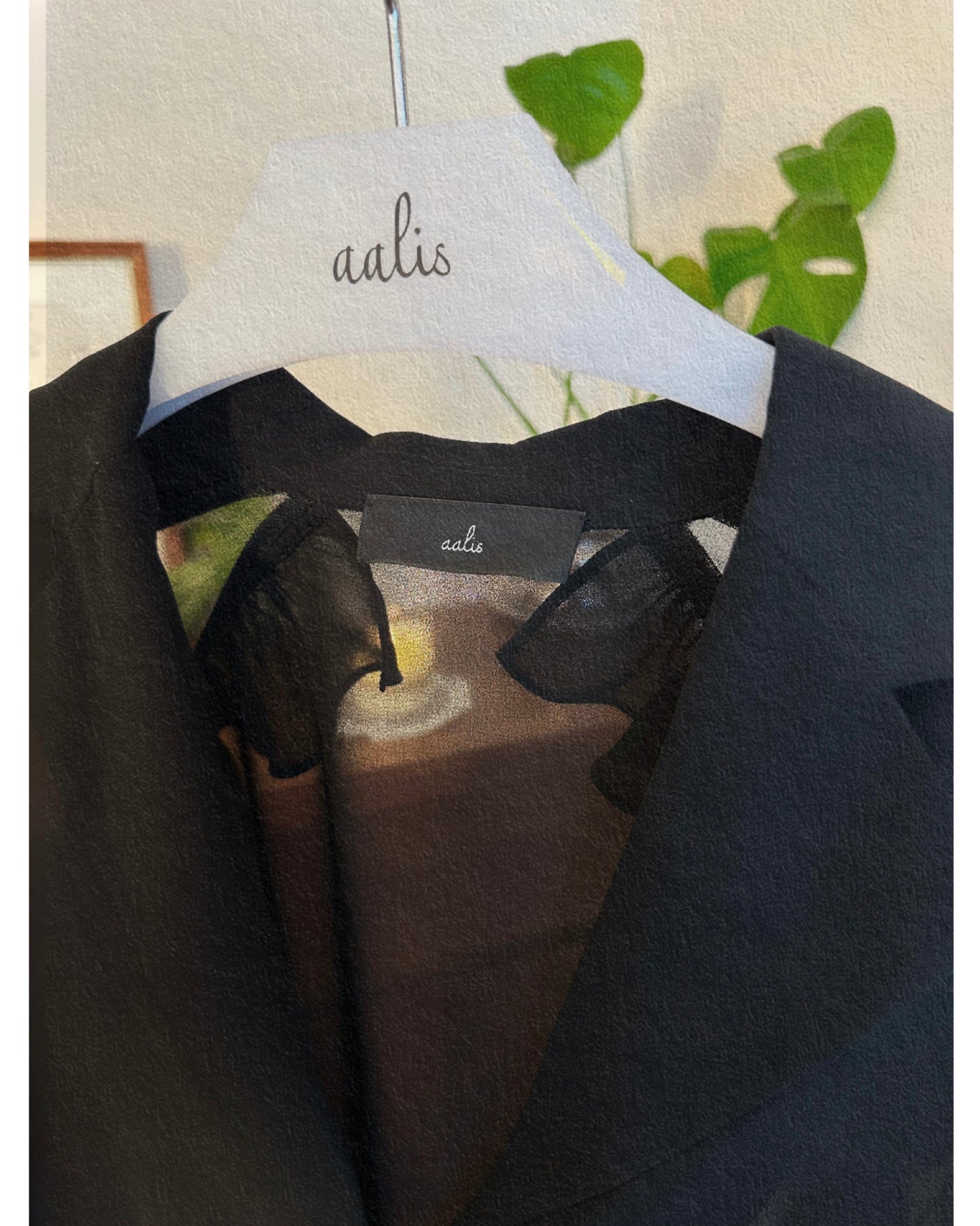 aalis LUA ruffle detail tie on the waist chiffon shirt blazer (Black)