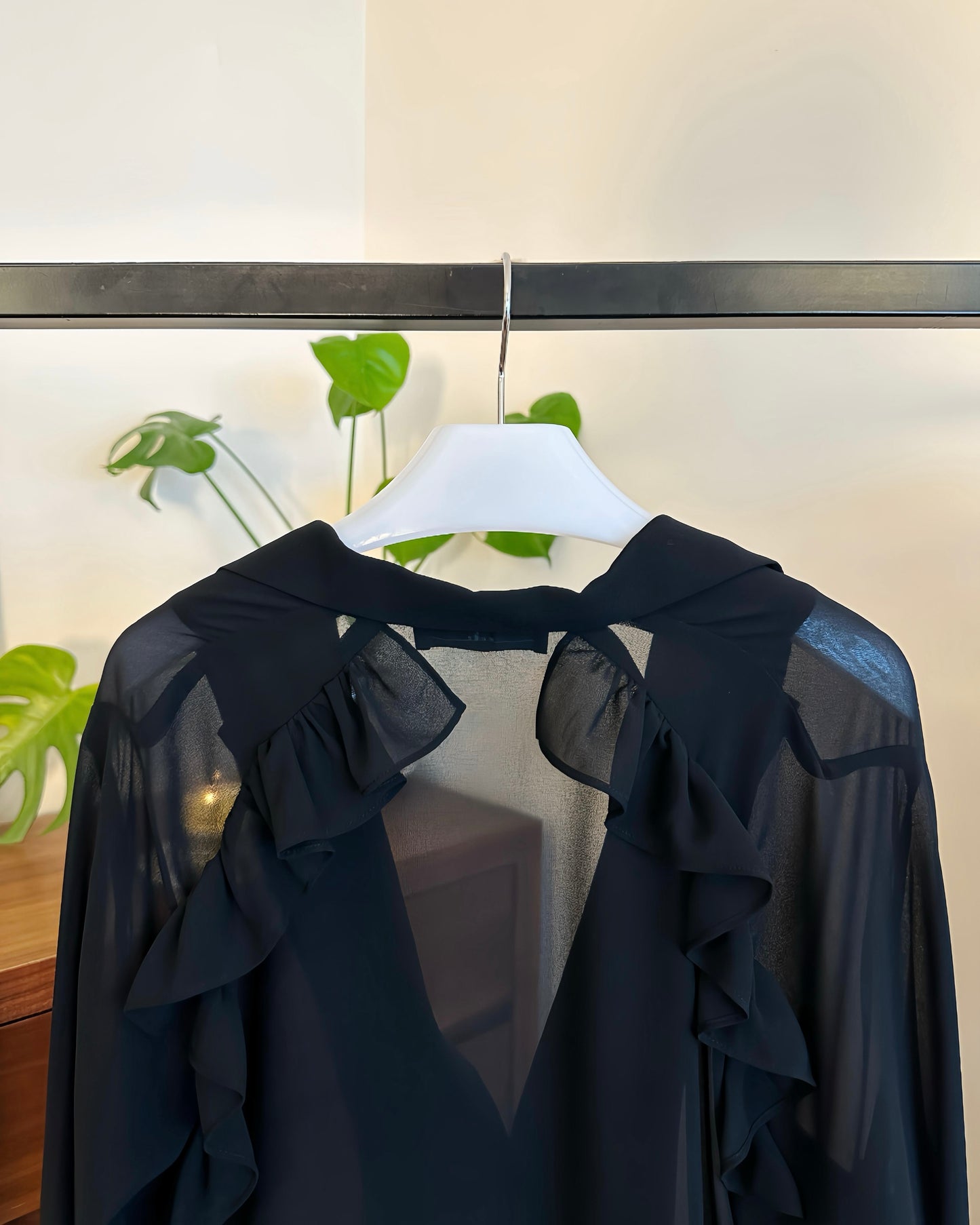 aalis LUA ruffle detail tie on the waist chiffon shirt blazer (Black)