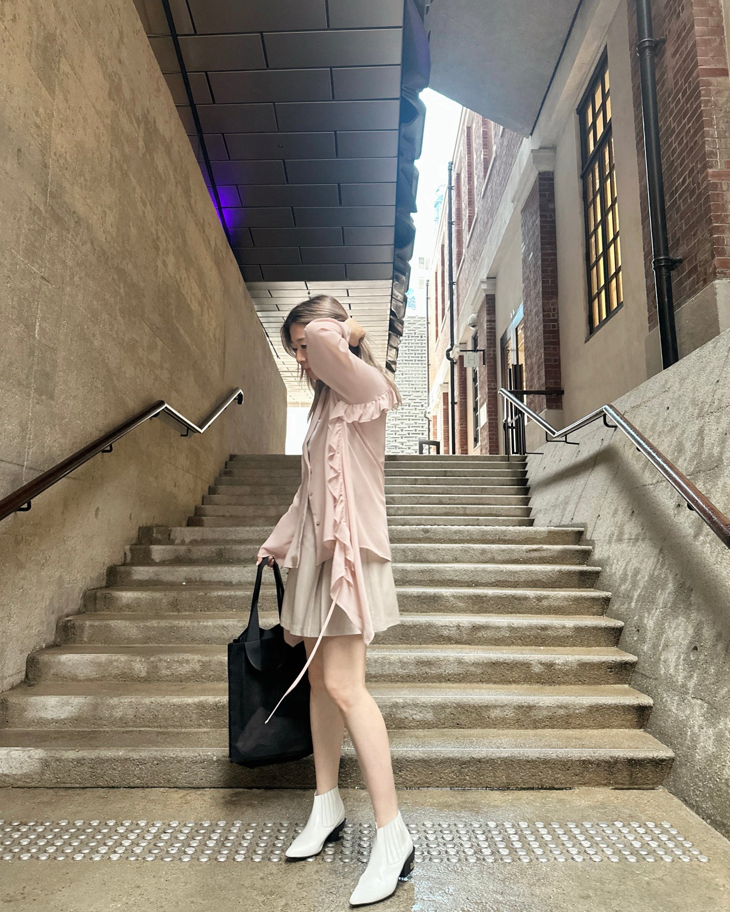 aalis LUA ruffle detail tie on the waist chiffon shirt blazer (Nude)