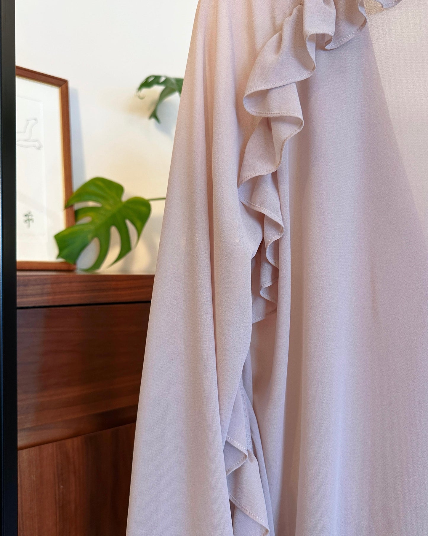 aalis LUA ruffle detail tie on the waist chiffon shirt blazer (Nude)