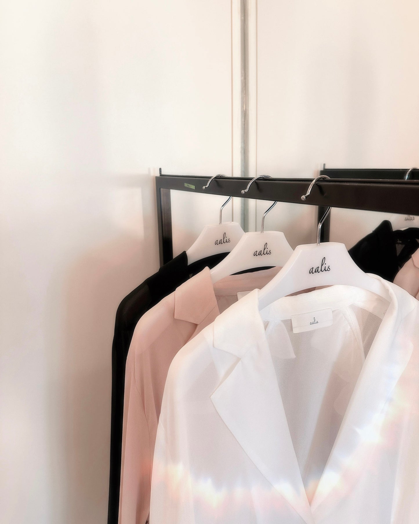 [Flash Promotion] aalis LUA ruffle detail tie on the waist chiffon shirt blazer (White)