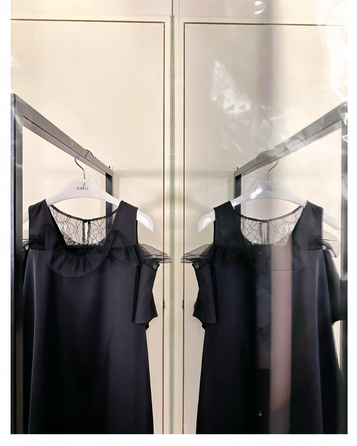 aalis CAY cold shoulder woven tunic dress (Black)