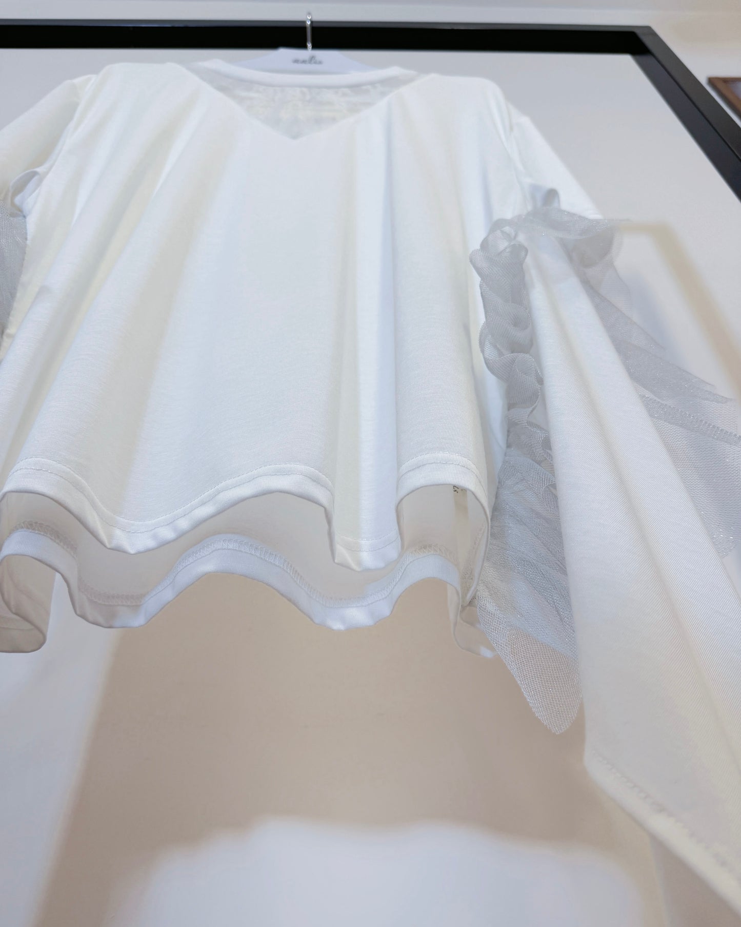 aalis SAKIA ruffle detail tie on the waist tee (White)