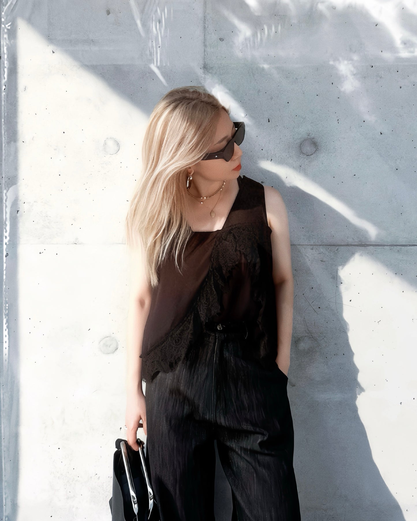aalis MEAVA lace trim sleeves top (Black)