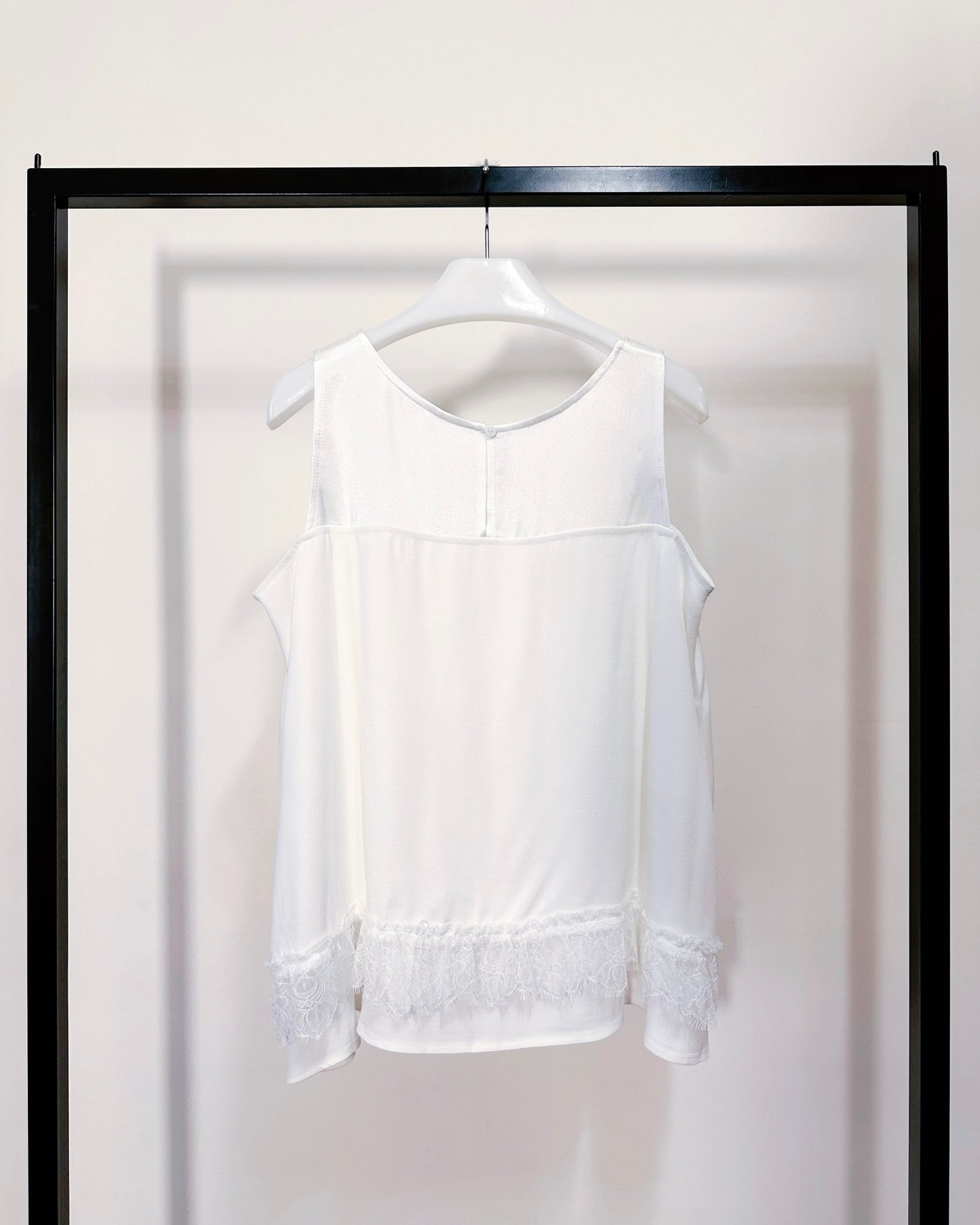 aalis MEAVA lace trim sleeves top (White)