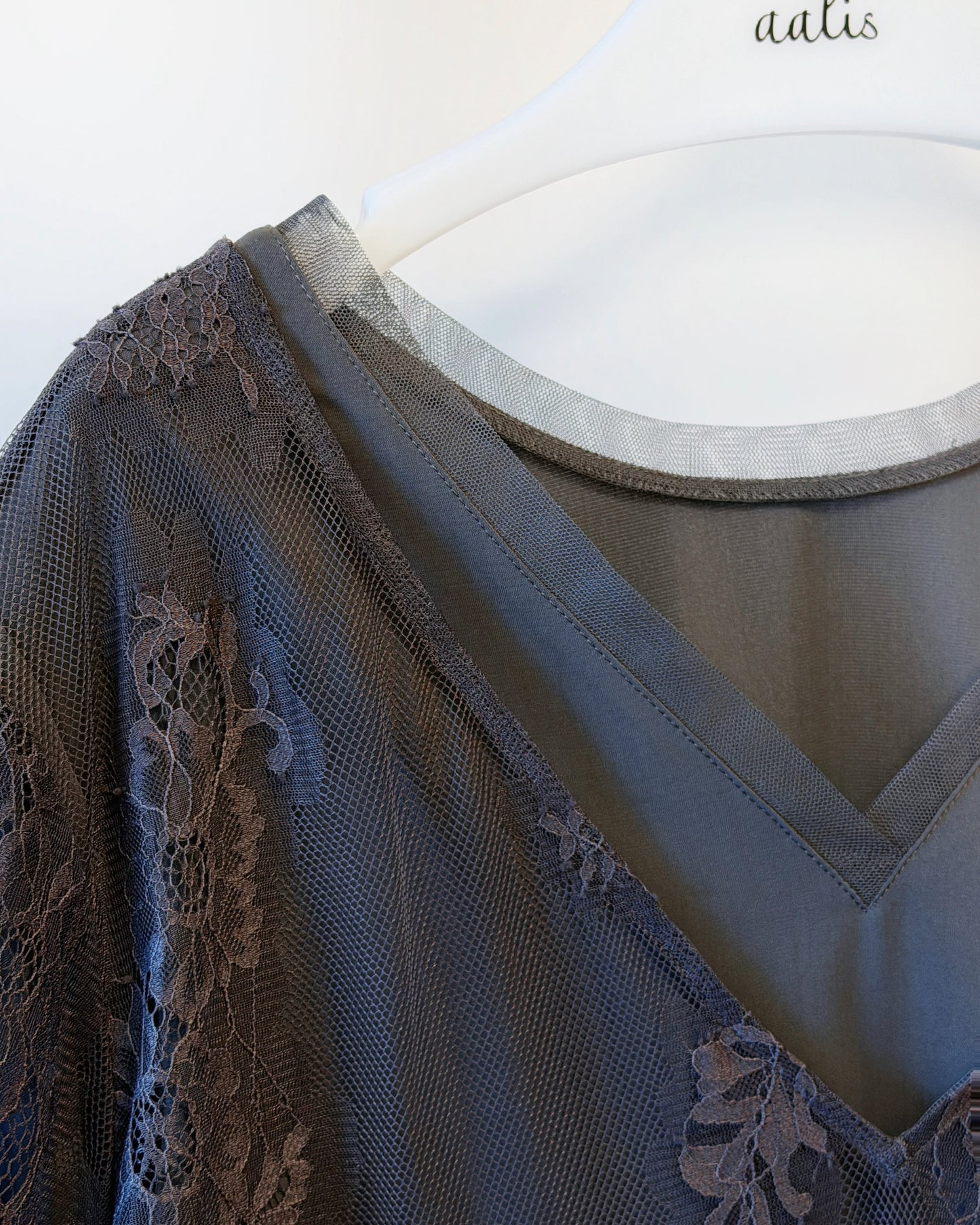 aalis LEONIE mesh overlay two way top (Charcoal)