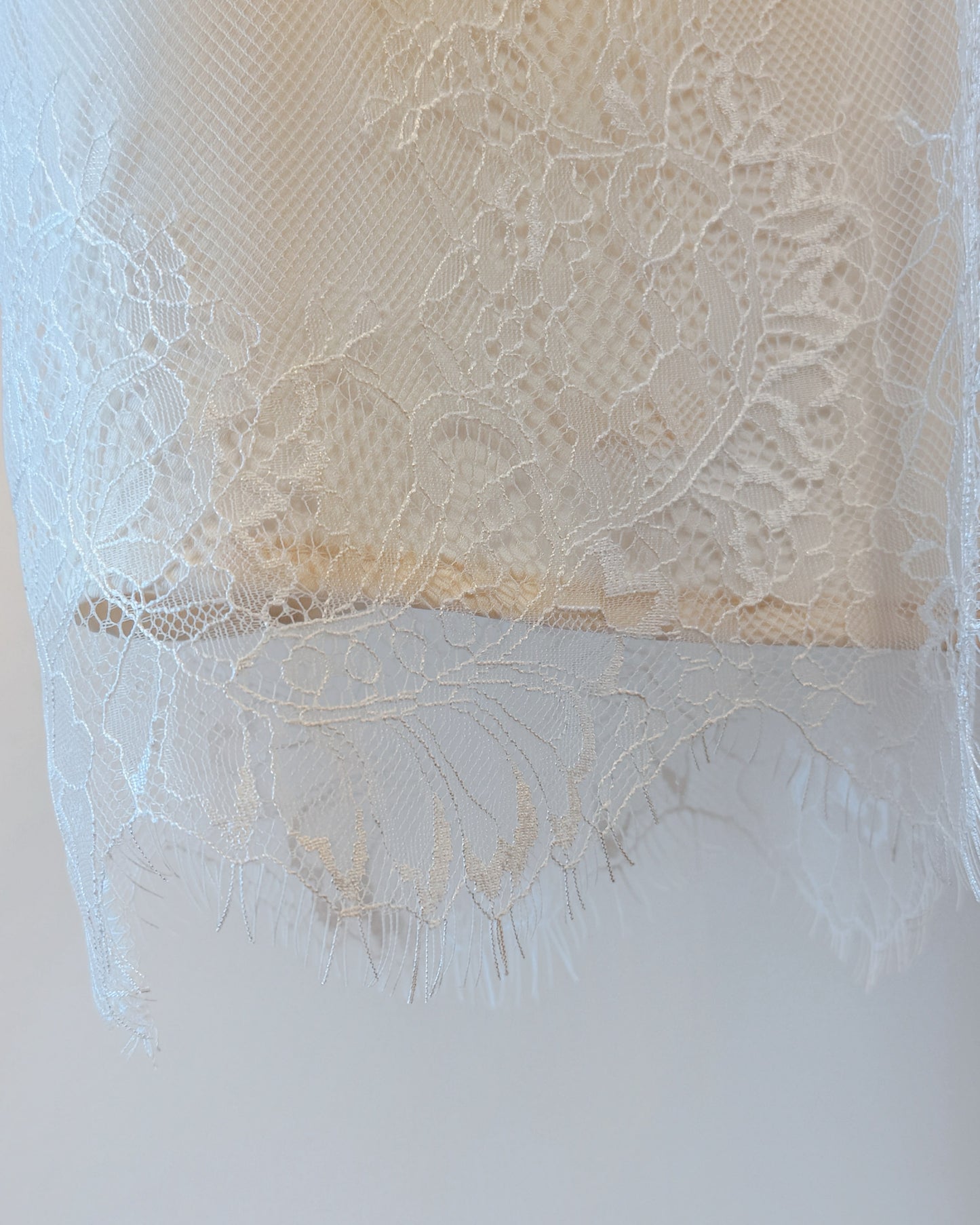 aalis LEONIE mesh overlay two way top (Ivory)