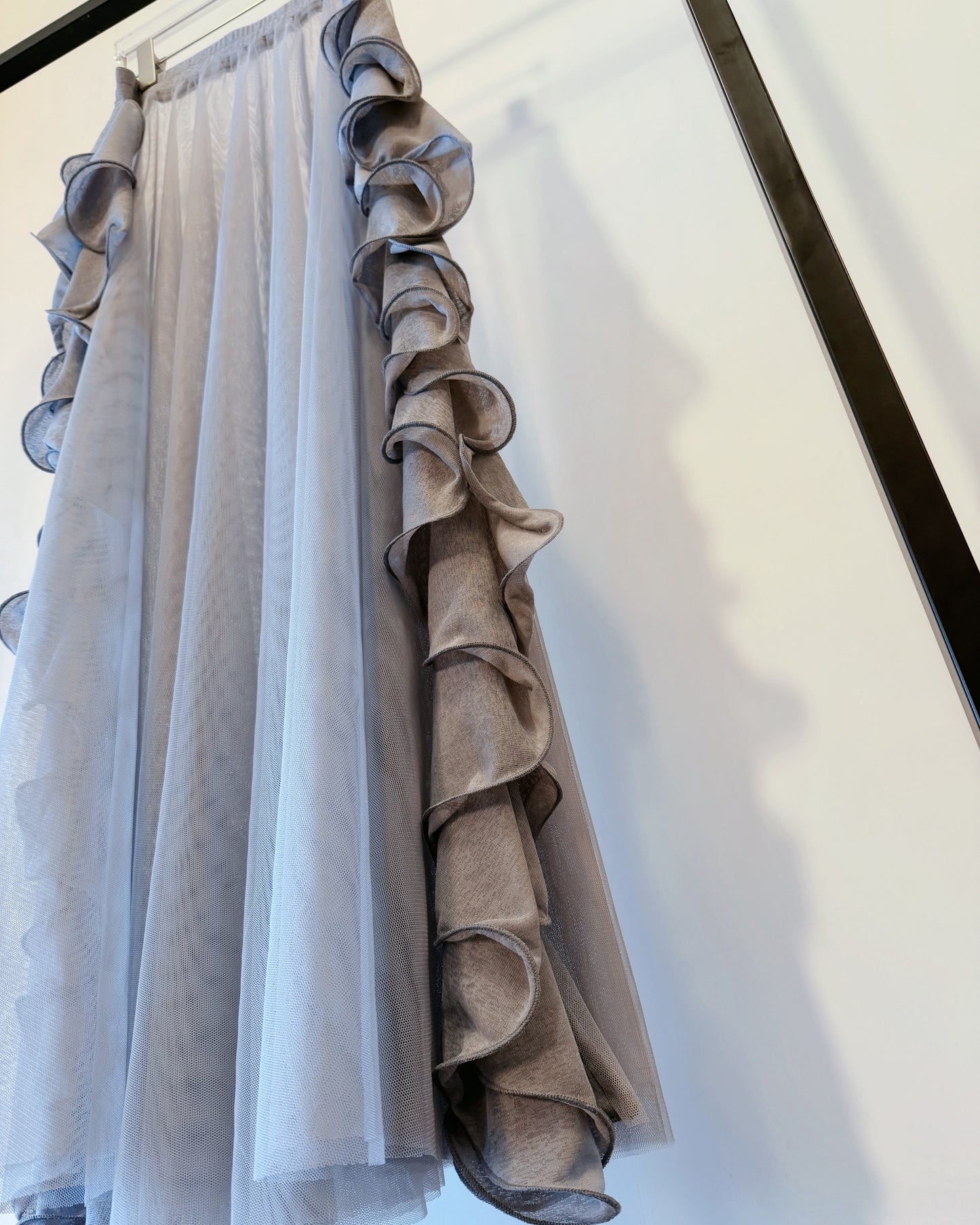 aalis FIORELLA side ruffle skirt (Grey)