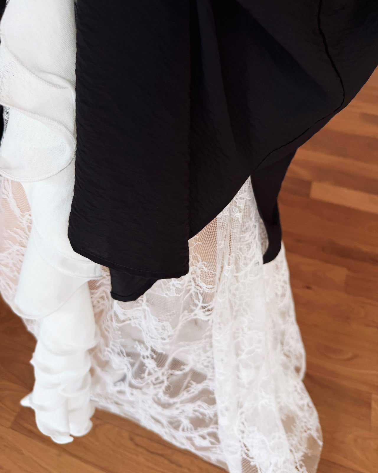 aalis FIORELLA side ruffle skirt (White Lace)