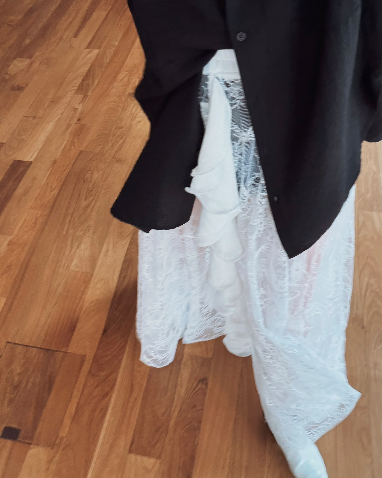 aalis FIORELLA side ruffle skirt (White Lace)