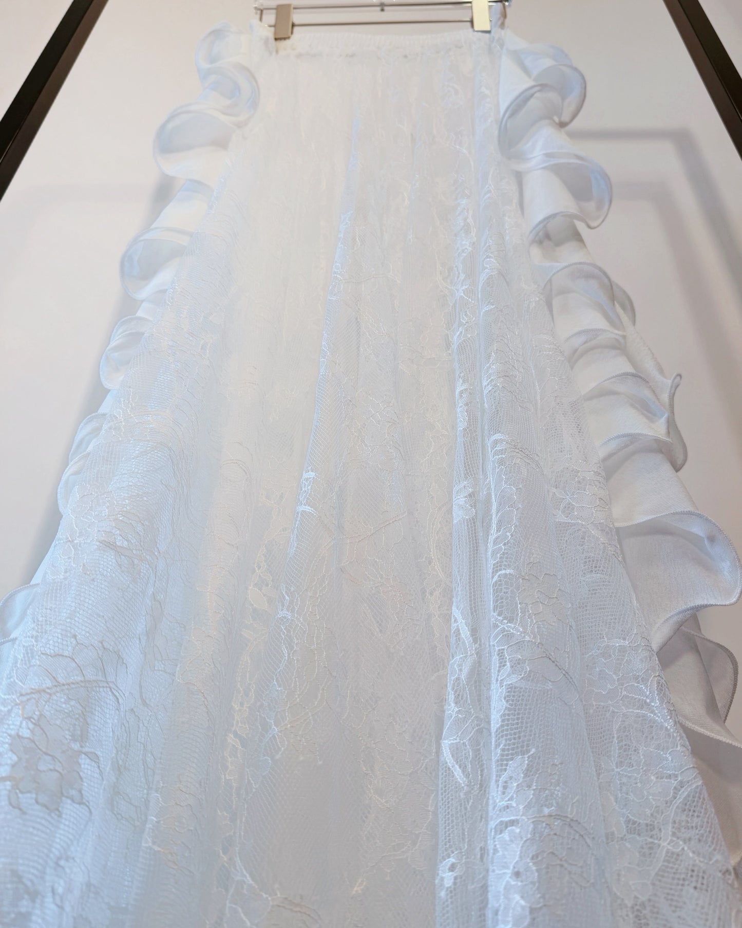 aalis FIORELLA side ruffle skirt (White Lace)