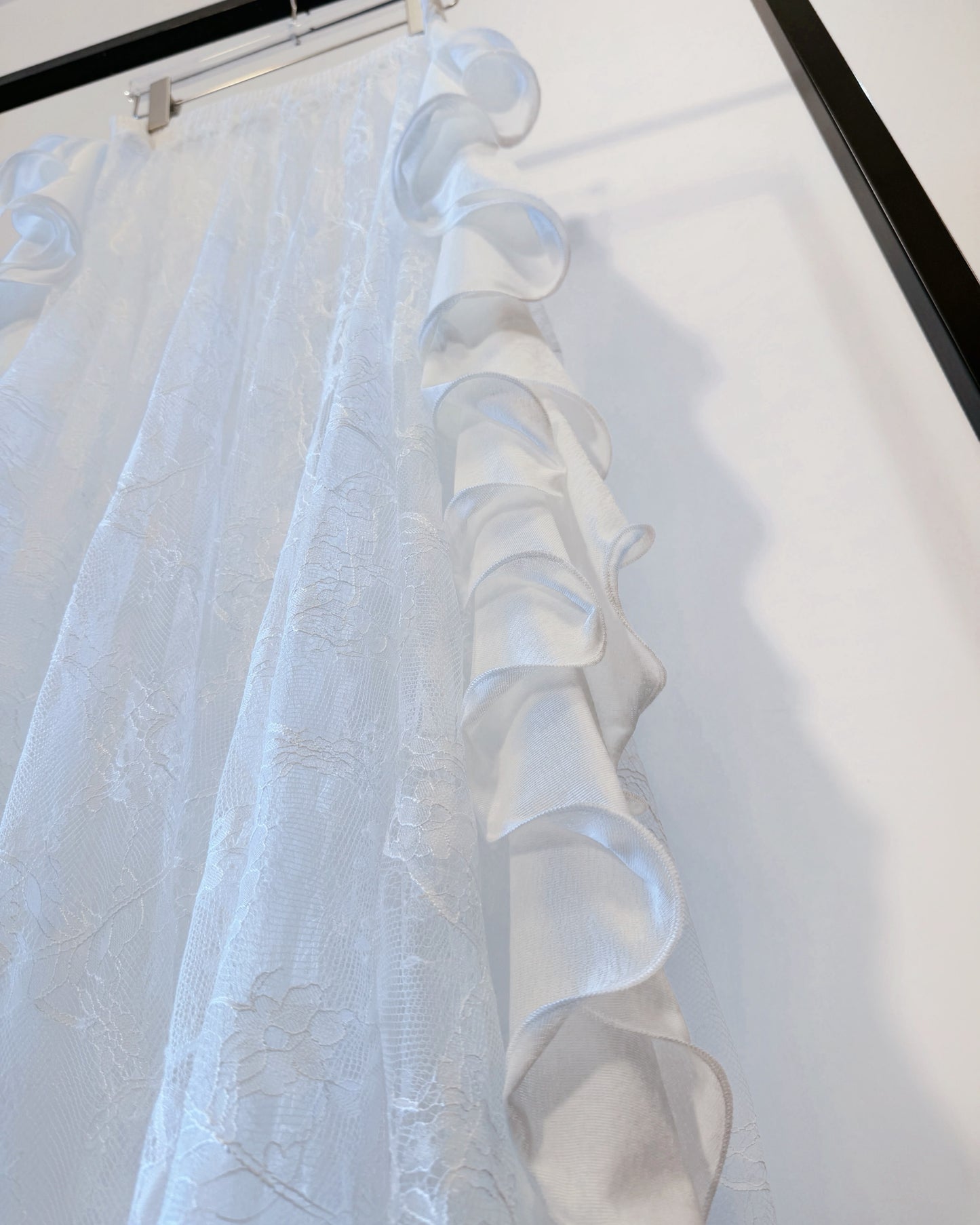 aalis FIORELLA side ruffle skirt (White Lace)
