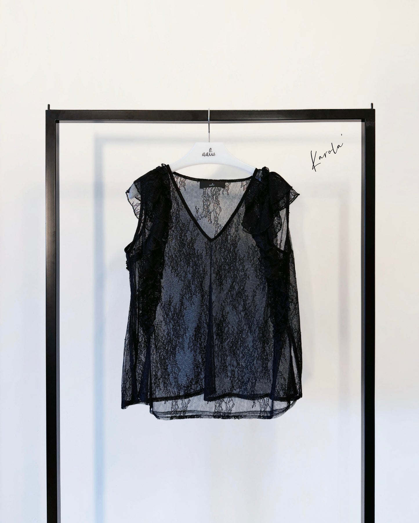 aalis KAROLA v ruffle shoulder lace tank (Black)