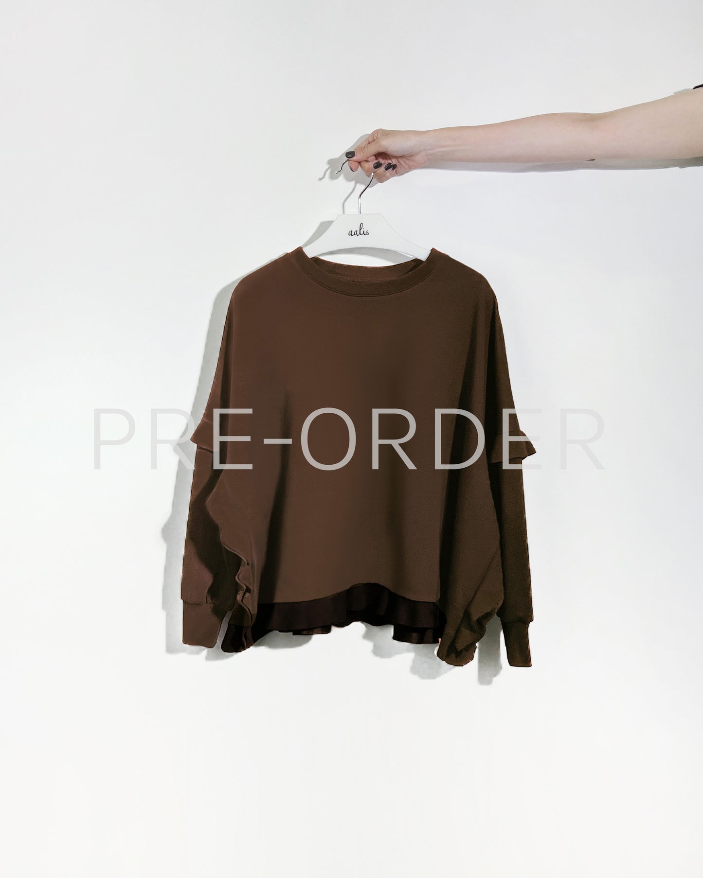 (Pre-order) aalis CANVA ruffle detail sweater (Brown)