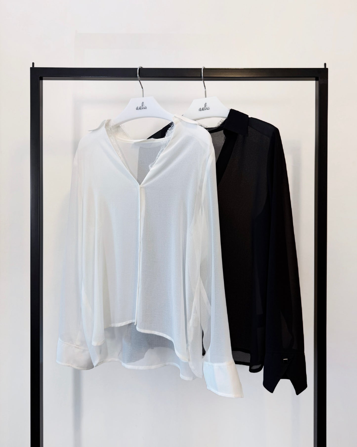 aalis CISA chiffon lace v neck shirt (White)