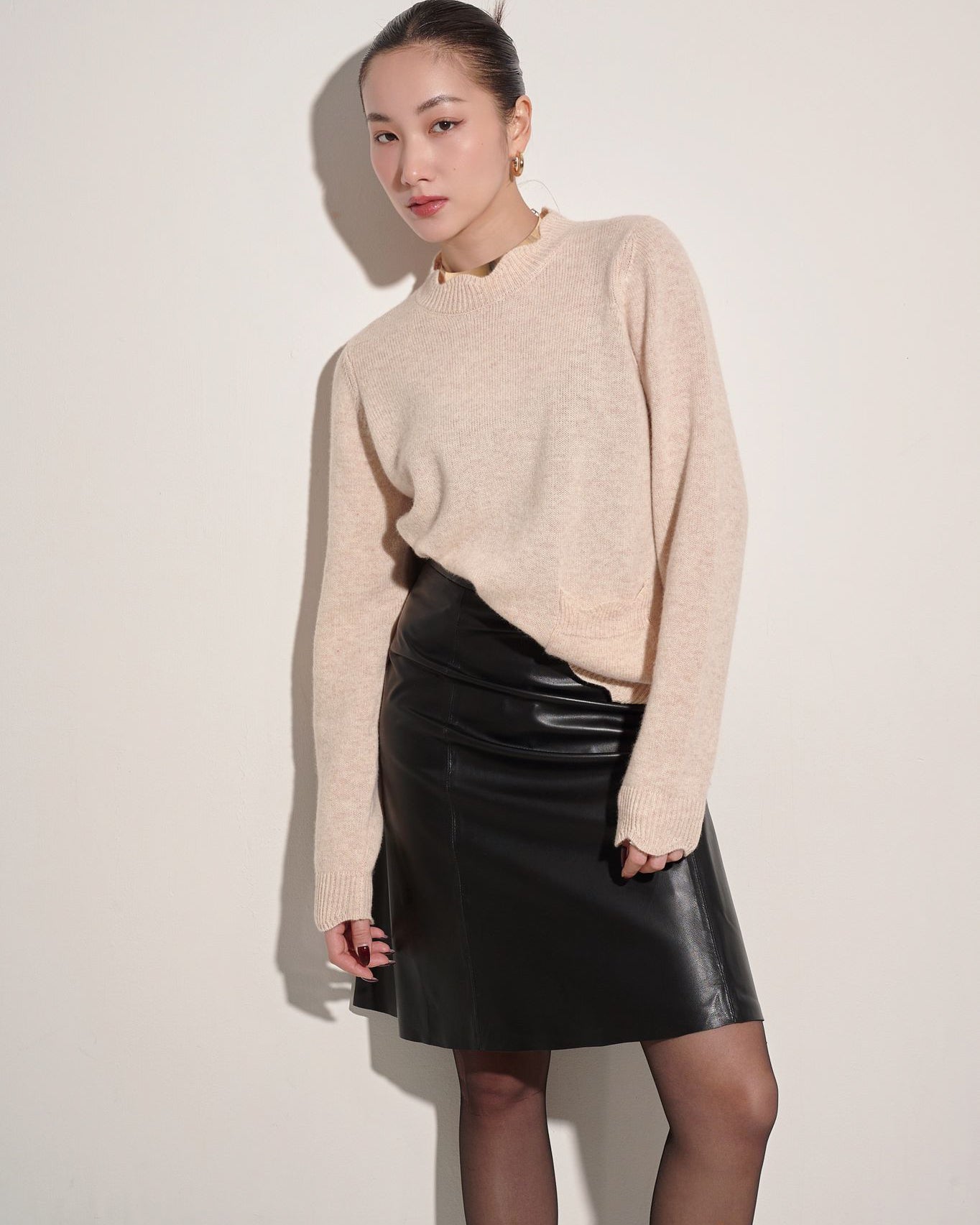 (Pre-order) aalis HEDIA scallop edge cashmere sweater (Pink beige)