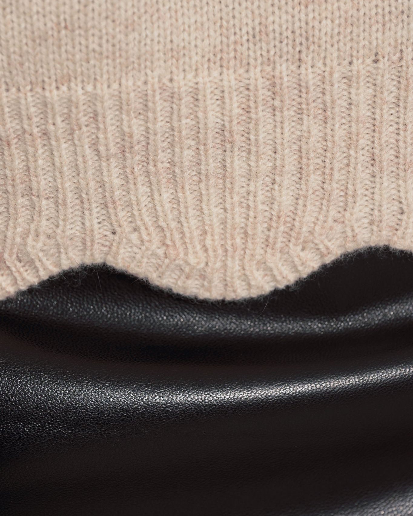 (Pre-order) aalis HEDIA scallop edge cashmere sweater (Pink beige)