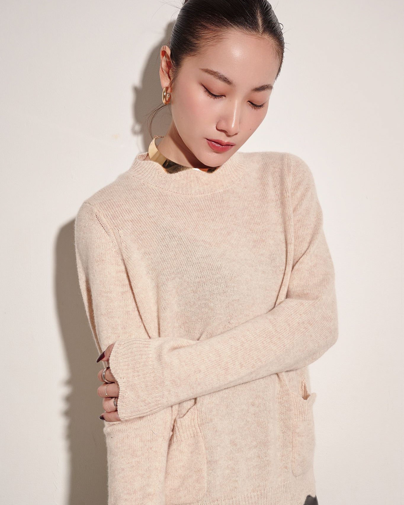 (Pre-order) aalis HEDIA scallop edge cashmere sweater (Pink beige)