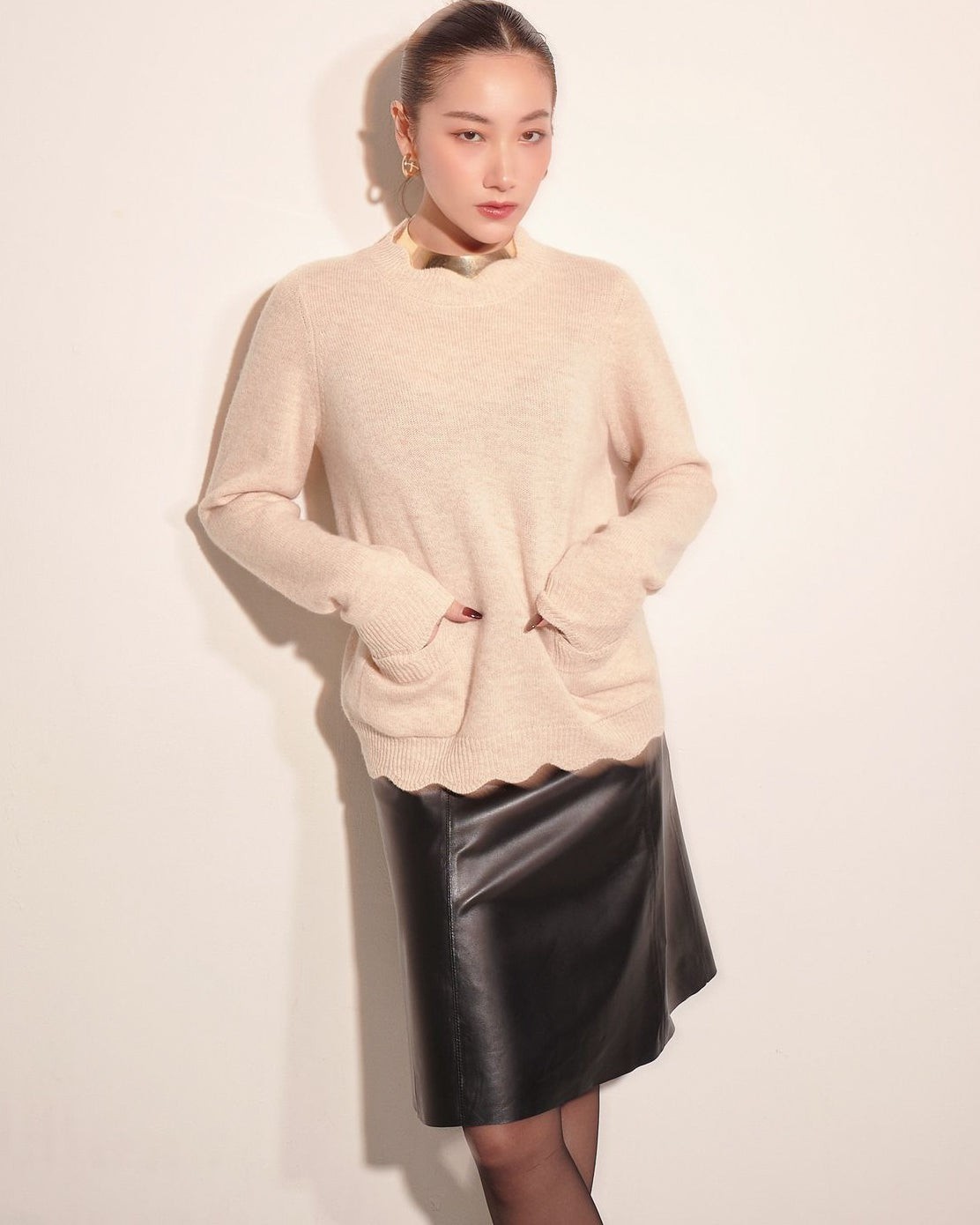 (Pre-order) aalis HEDIA scallop edge cashmere sweater (Pink beige)