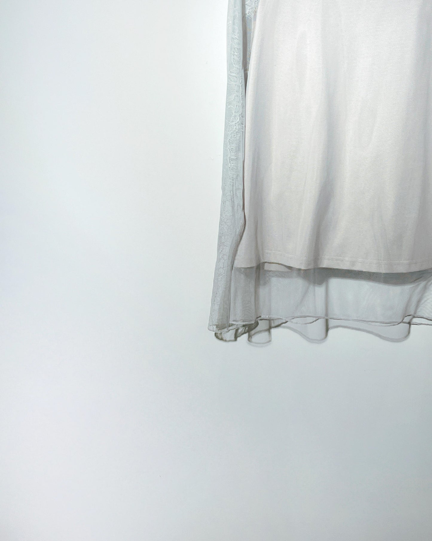 aalis EVANA FW25 lace top (Lt Grey)