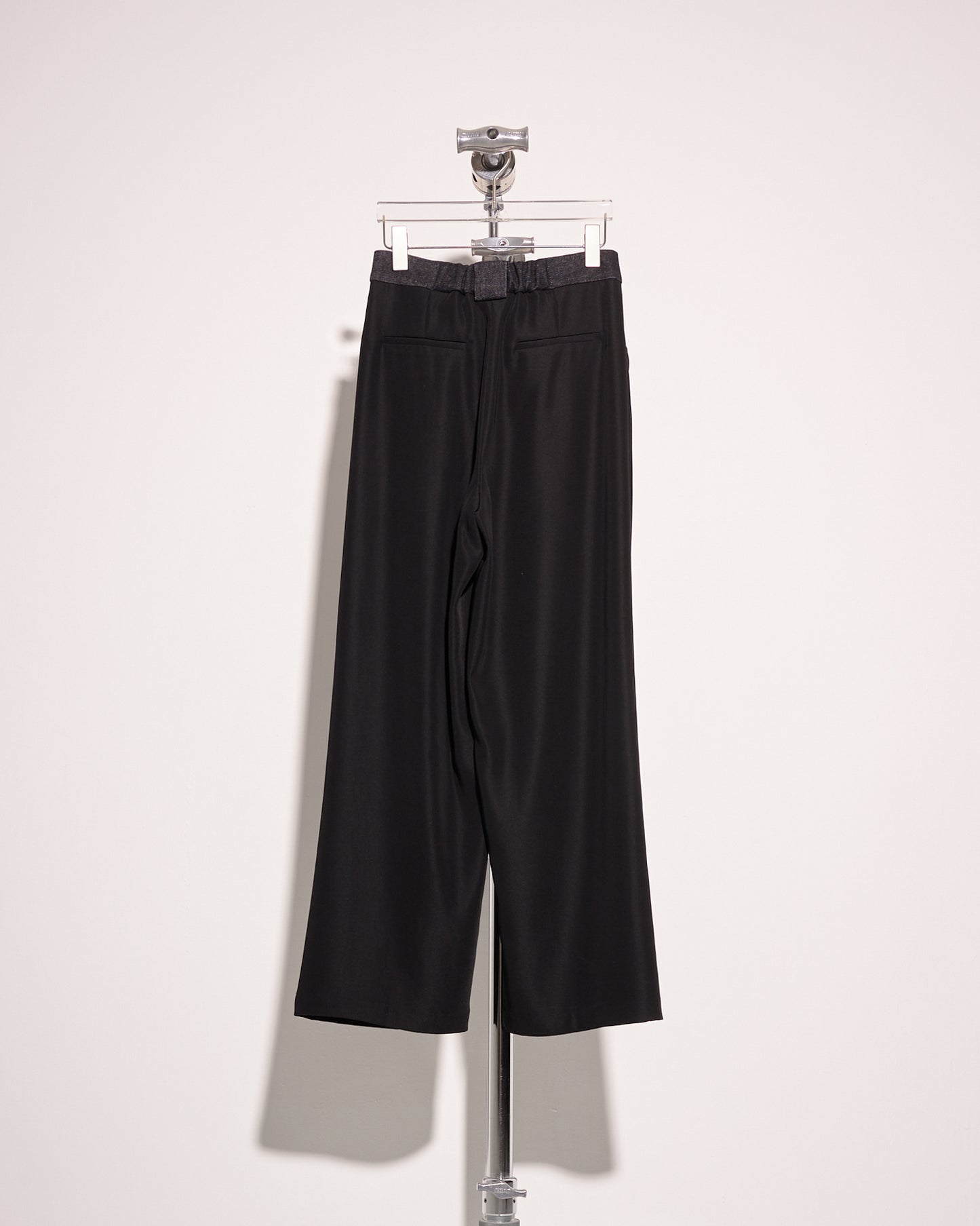 Load image into Gallery viewer, aalis DAMIAN denim waist suiting wide leg pants (Black)
