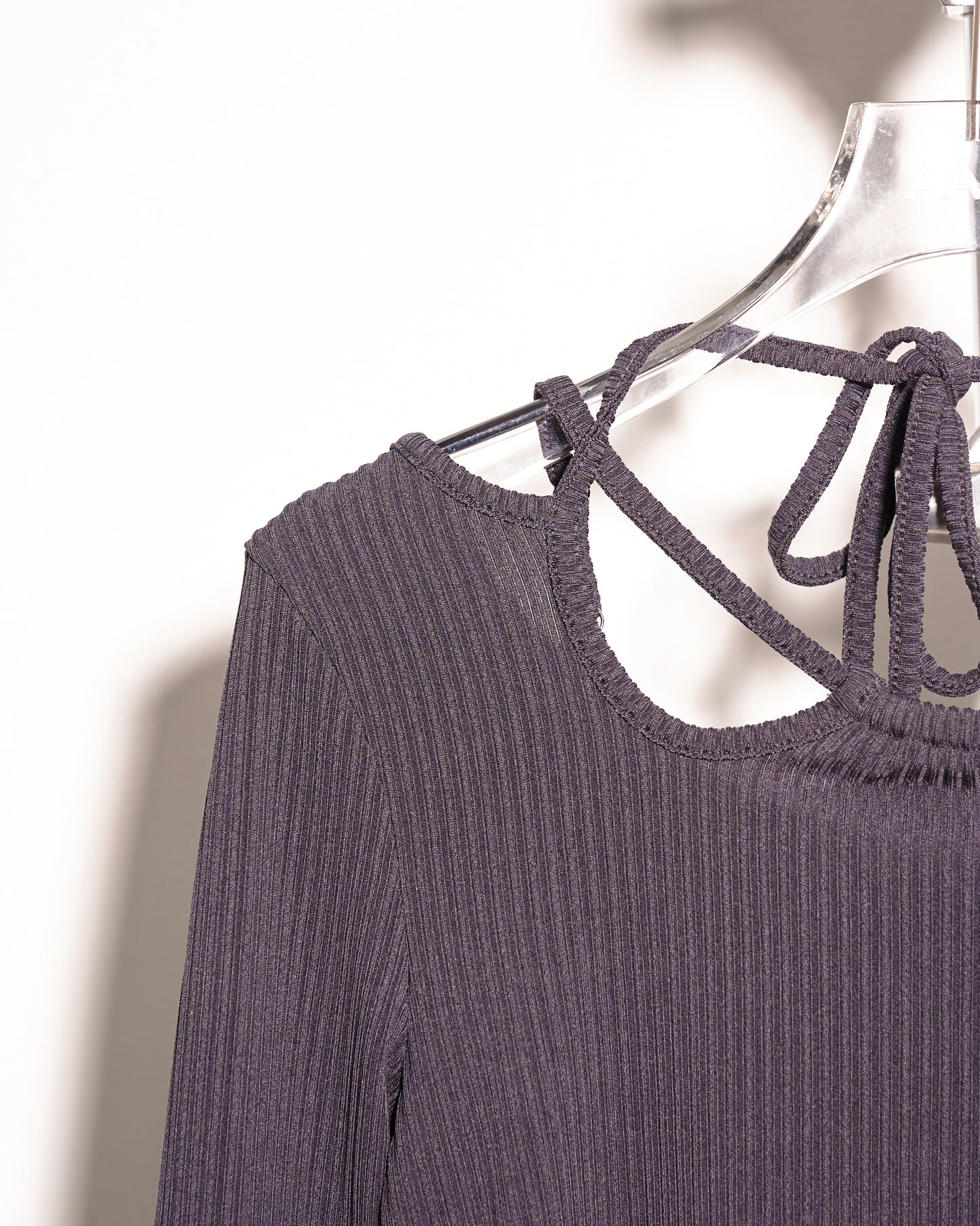 aalis DINAH multi straps detail knit top (Charcoal)