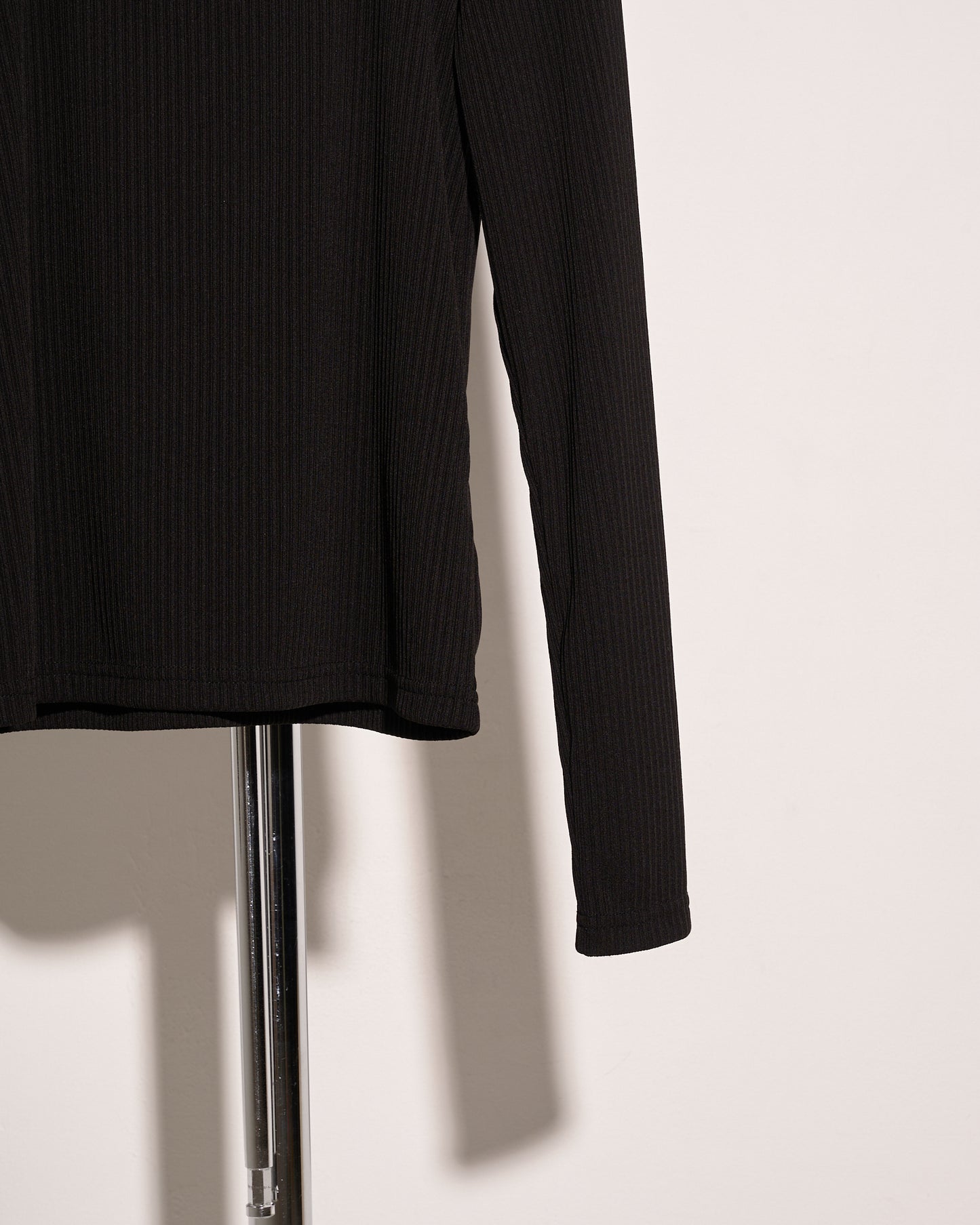 aalis DINAH multi straps detail knit top (Black)