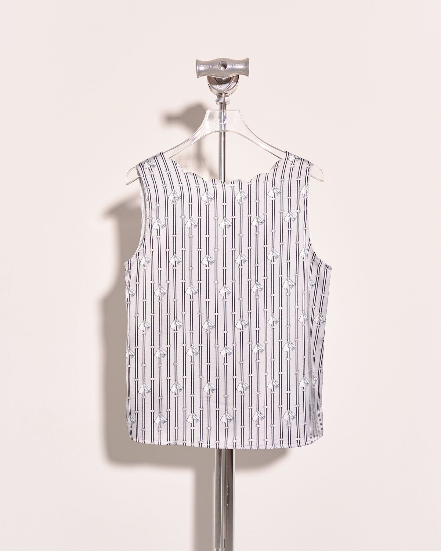 aalis DIER scallop edge V neck tank (Silver print)