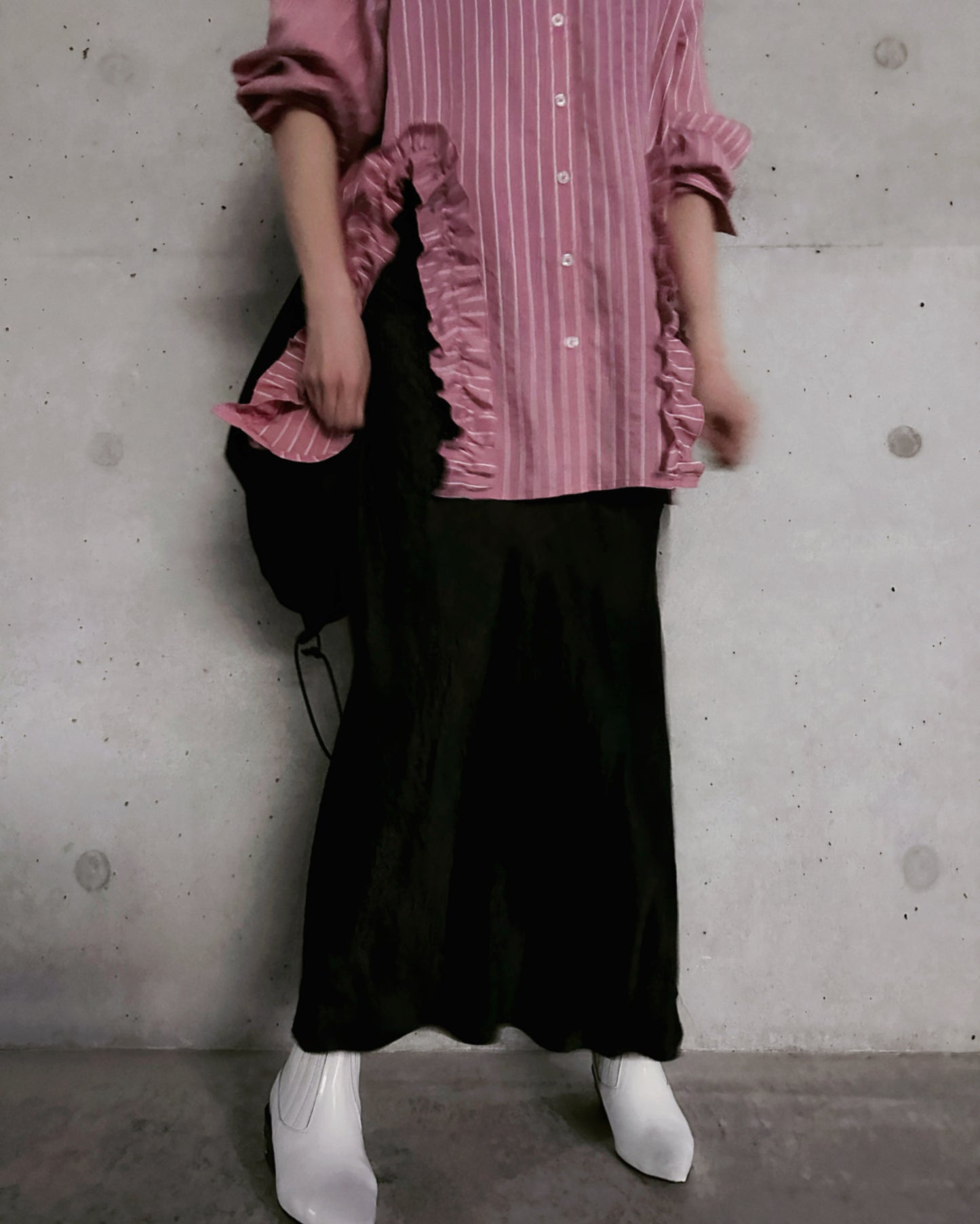 aalis PARRY FW25 ruffle U shape trimming shirt (Rose Pink stripe)