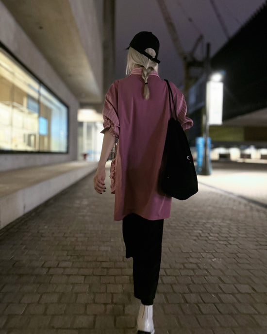 aalis PARRY FW25 ruffle U shape trimming shirt (Rose Pink stripe)