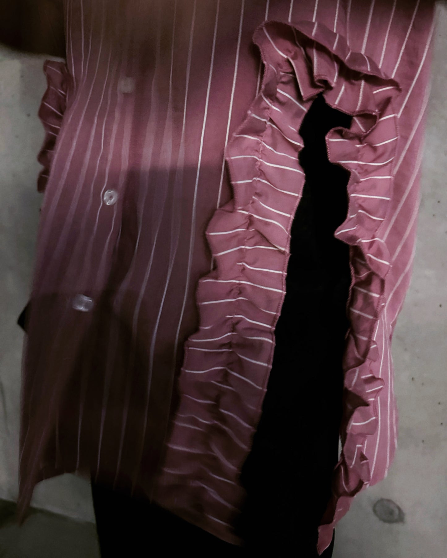 aalis PARRY FW25 ruffle U shape trimming shirt (Rose Pink stripe)