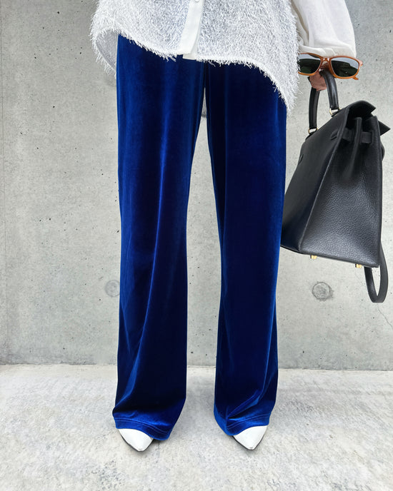 aalis WHITNEY furry panel stand collar blouse (White)