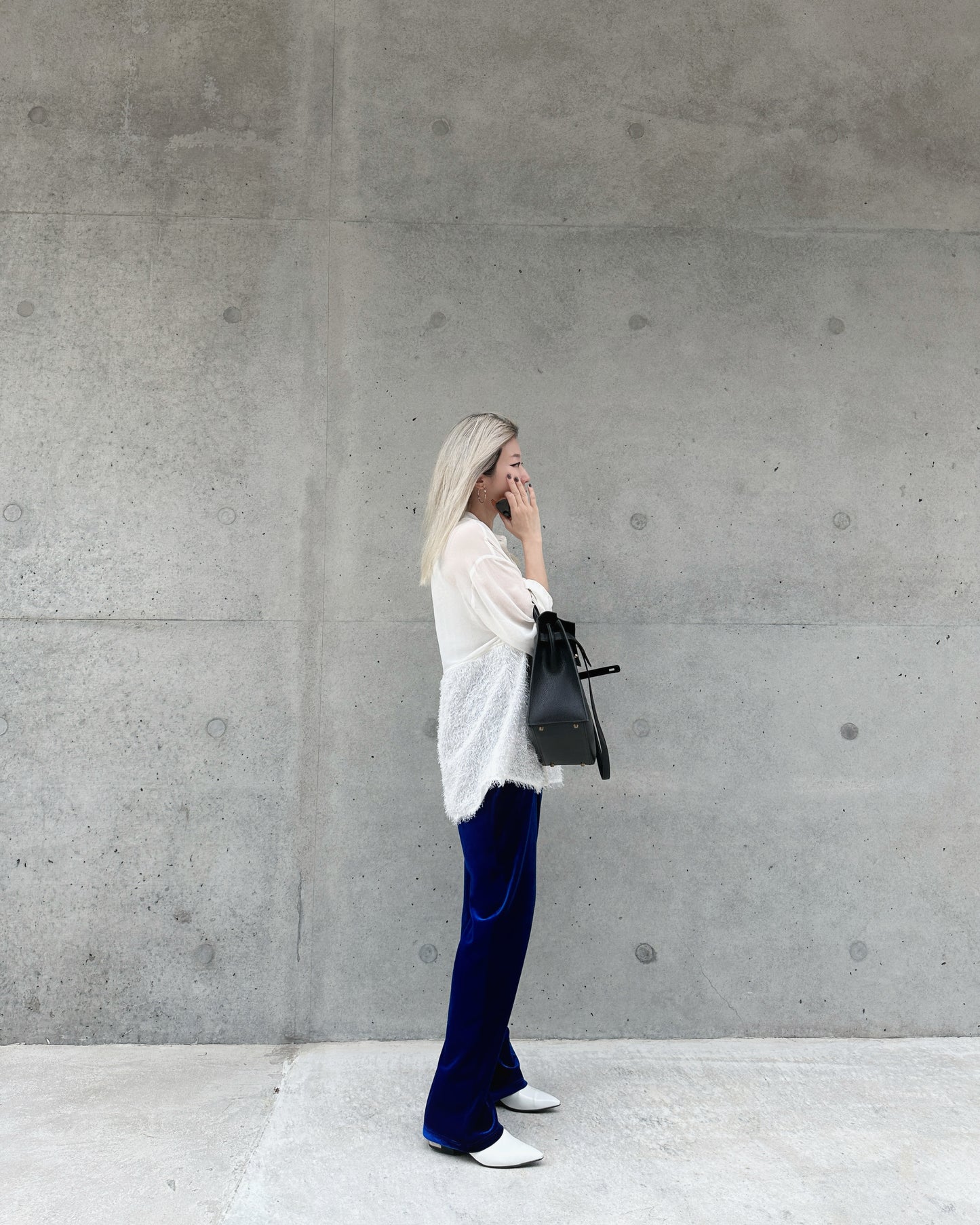 aalis WHITNEY furry panel stand collar blouse (White)